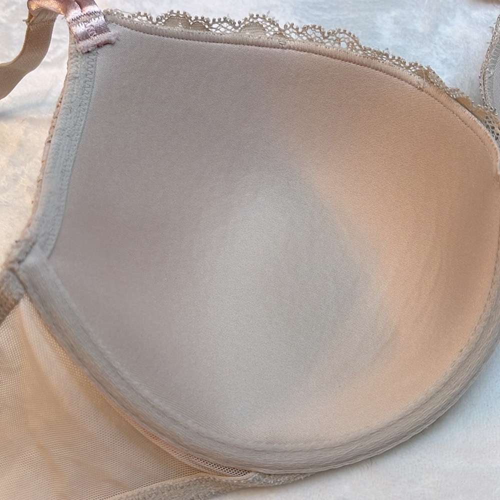 Victoria’s Secret Lined Demi Pale Pink Bra. Lace cups in Size 36D. EUC - Picture 6 of 6